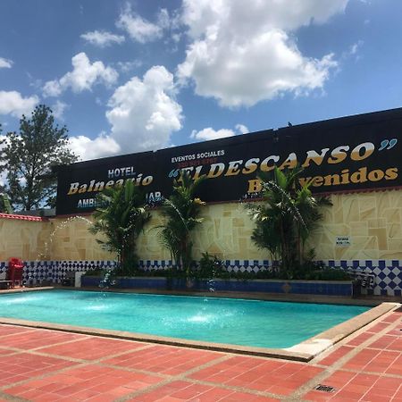 Hotel Y Balneario El Descanso Вільявісенсіо Екстер'єр фото